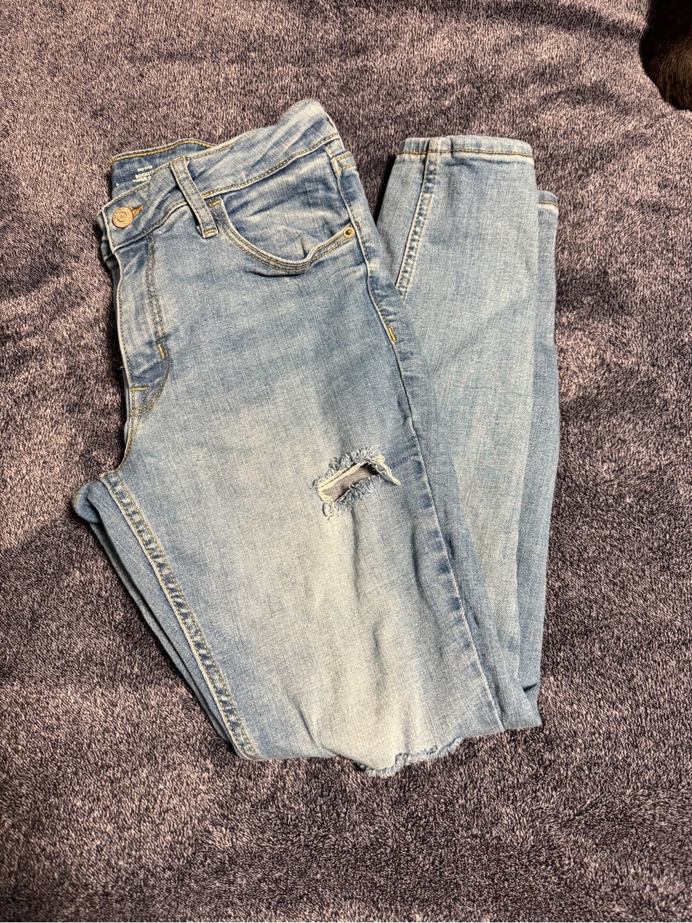 Old Navy Light Blue Skinny Jeans with Distressed Knee